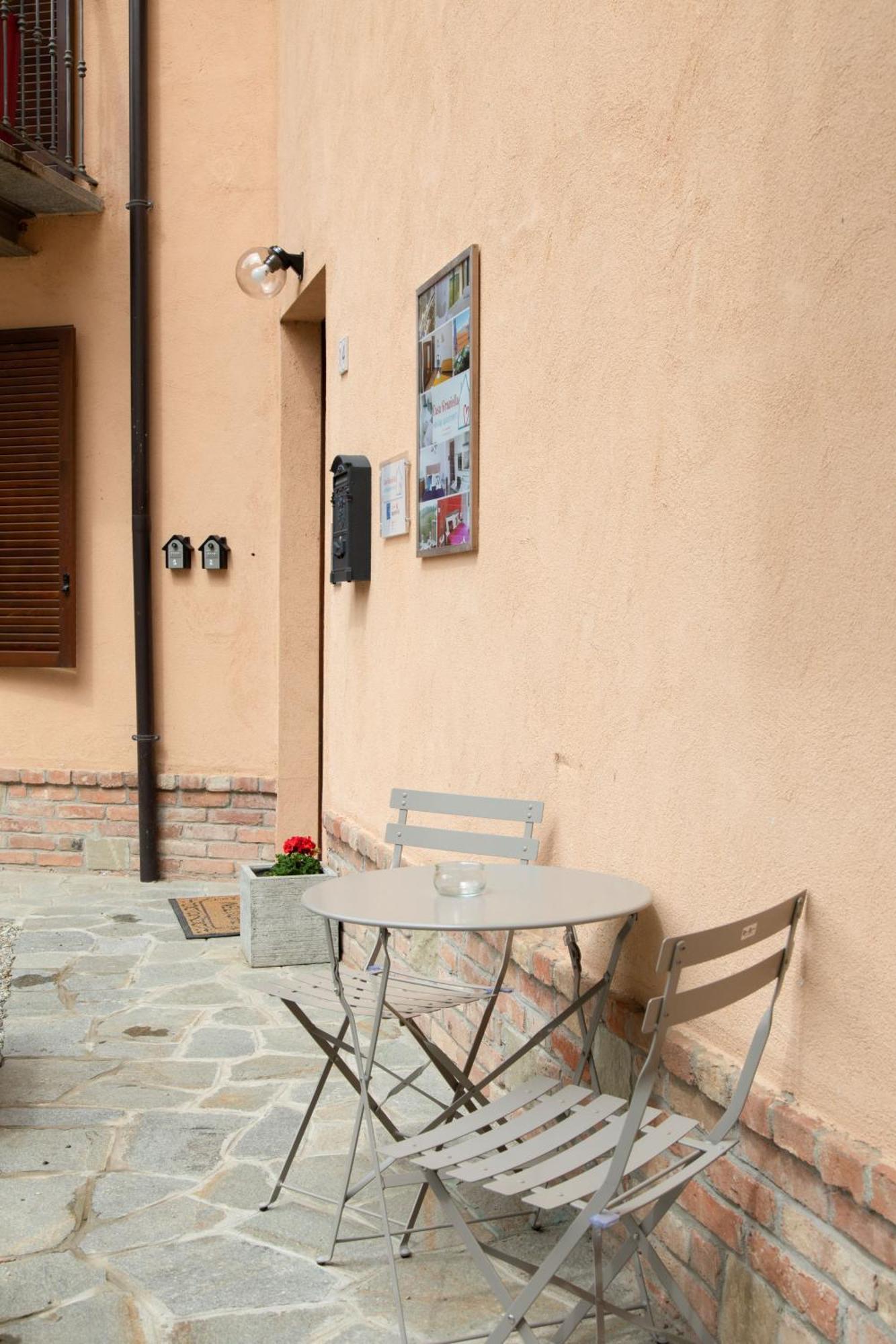 Casa Graziella- appartamenti vacanze Portacomaro Esterno foto